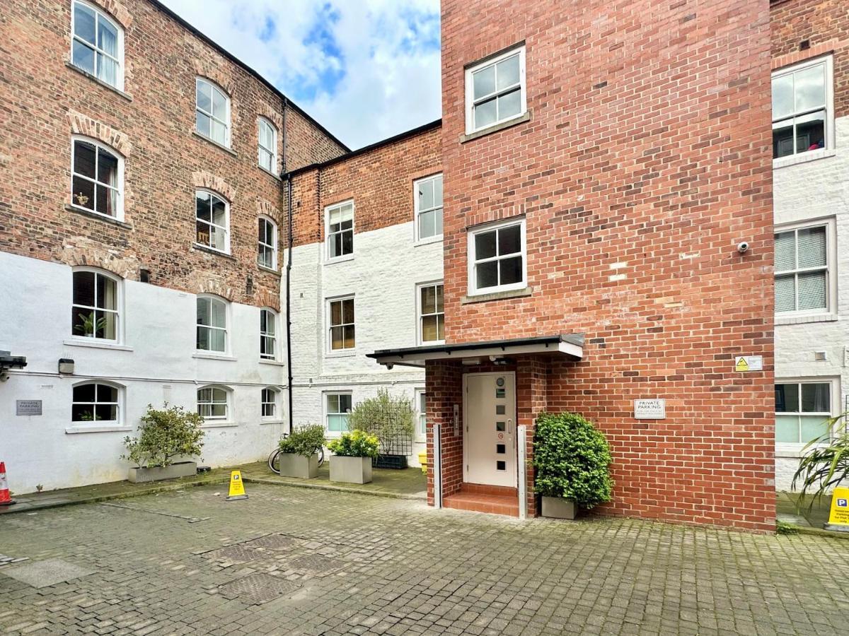 Riverside At Woodsmill Quay Apartment